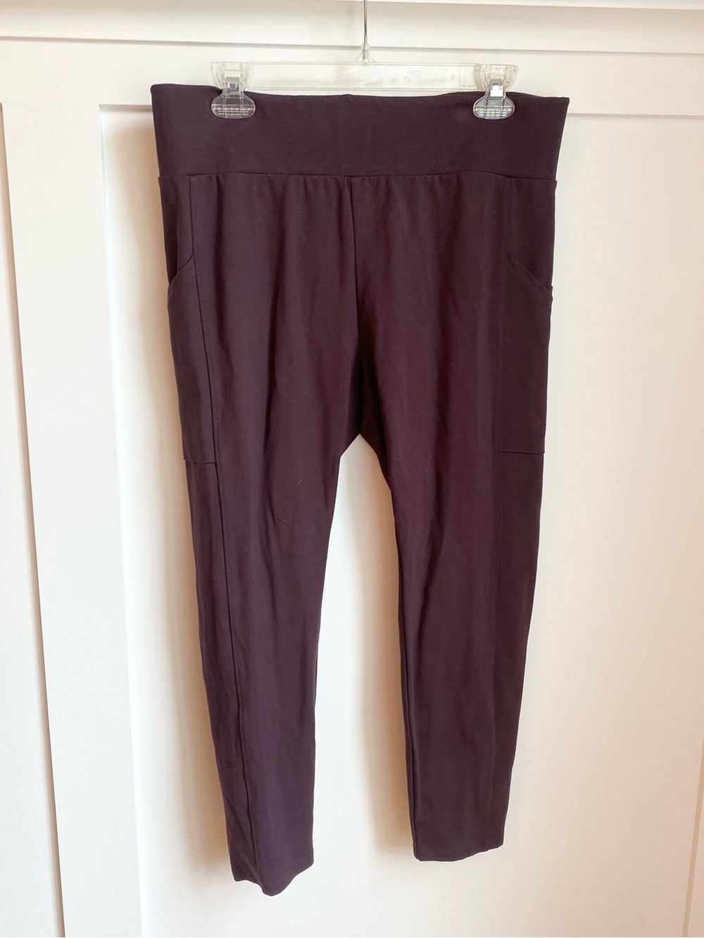 Lou & Grey plum leggings size Large